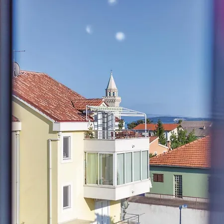 Lovely In Kastel Stafilic With Jacuzzi Apartment